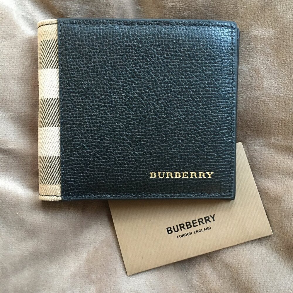 Burberry House Check Grained Billfold Wallet